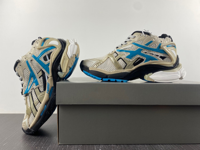 BALCIA RUNNER SNEAKER