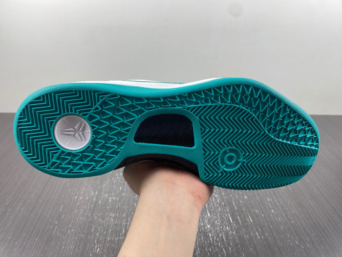 Nike Kobe 8 “Radiant Emerald” FQ3549-101