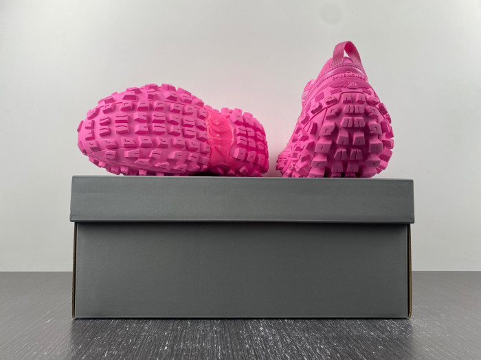 BALCIA DEFENDER SNEAKER