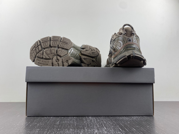 BALCIA RUNNER SNEAKER