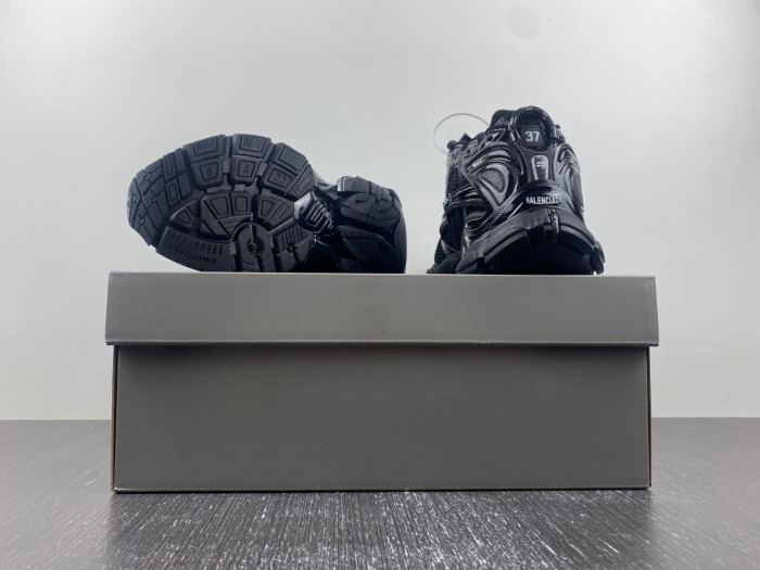 BALCIA RUNNER SNEAKER