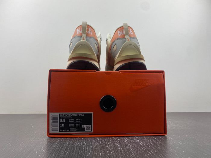 Sacai X NIKe regasus vaporrly SP DD1875-107