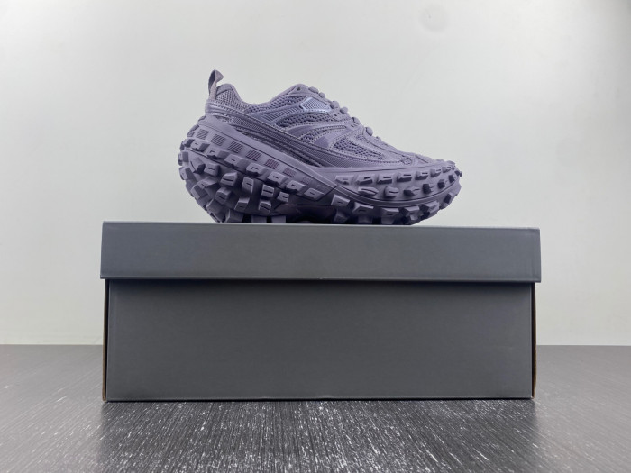 BALCIA DEFENDER SNEAKER