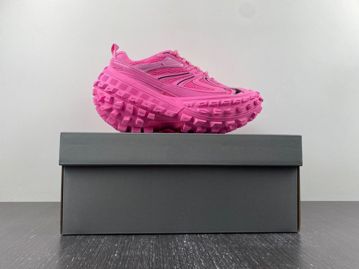 BALCIA DEFENDER SNEAKER