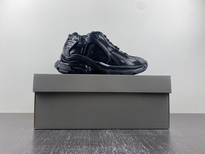 BALCIA RUNNER SNEAKER