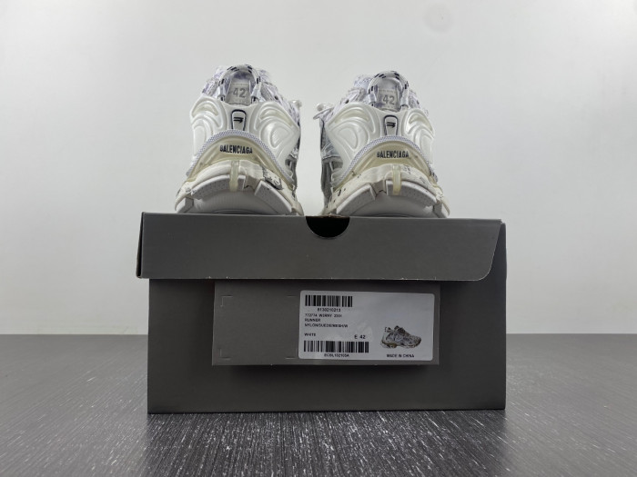 BALCIA RUNNER SNEAKER