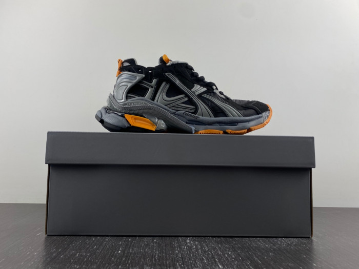 BALCIA RUNNER SNEAKER