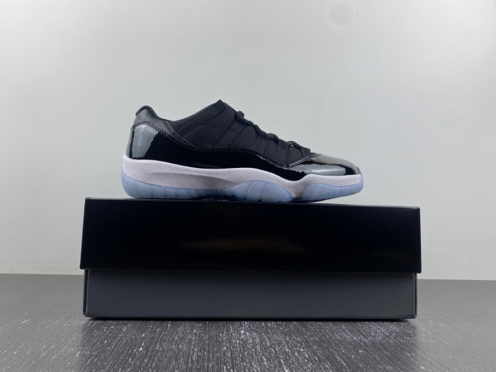 Air Jordan 11 Retro Low "Space Jam" FV5104-004