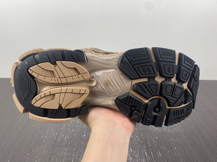 BALCIA RUNNER SNEAKER