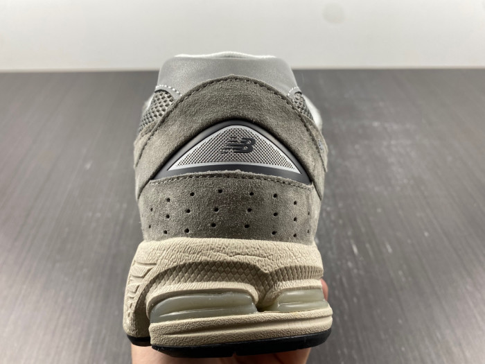 New Balance 2002R Marblehead Light Aluminum Men