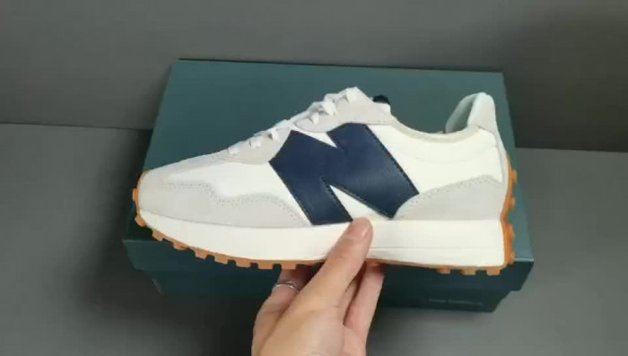 (WMNS) New Balance 327 