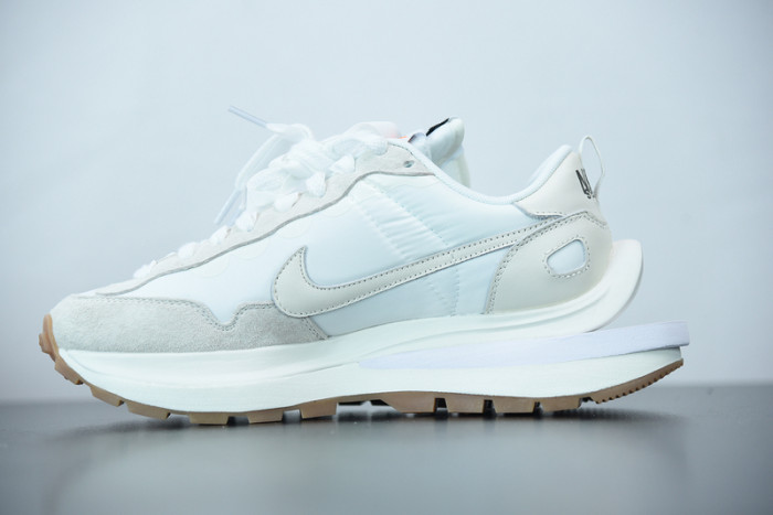 sacai x Nike Vaporwaffle "Sail" DD1875-100