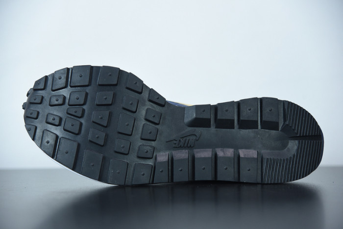 Nike Vaporwaffle sacai Tan Navy DD1875-200