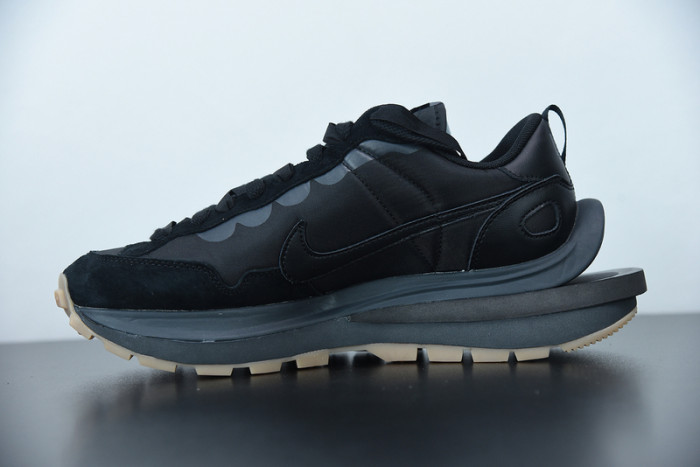 Sacai x VaporWaffle ''Black Gum'' DD1875-001