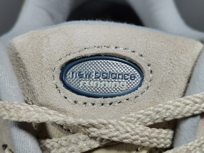 New Balance 2002R ML2002RE