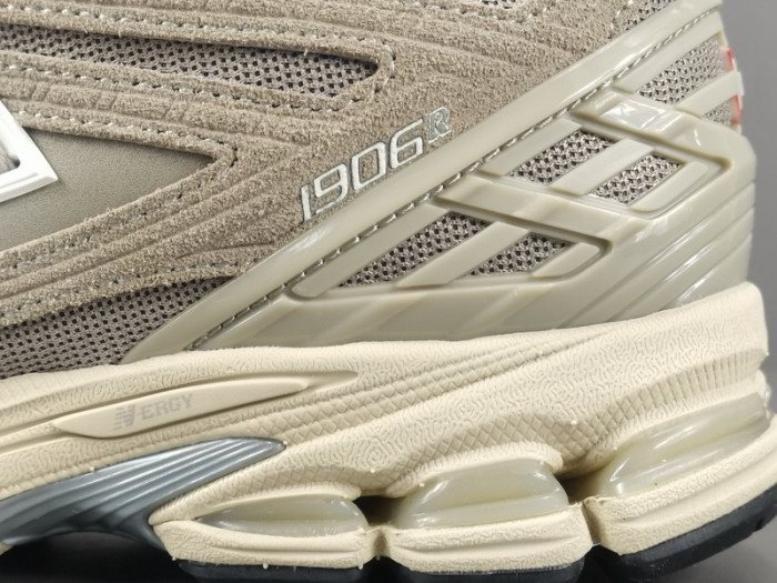 New Balance 1906R 
