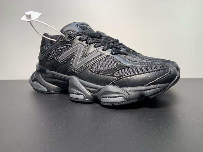 New Balance 9060 Triple Black Leather U9060NRI