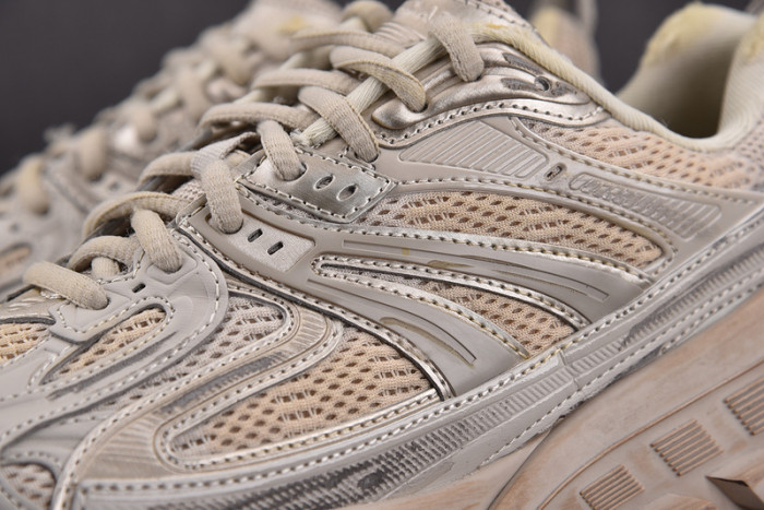 BALCIA DEFENDER SNEAKER