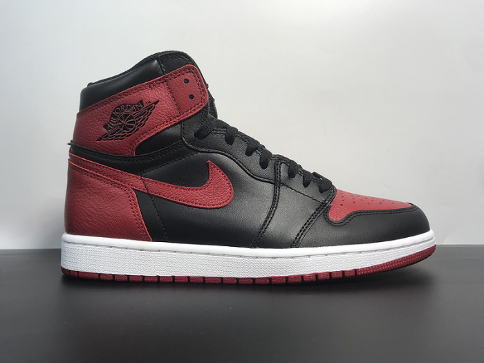 Air Jordan 1 Retro High OG ''Banned'' 2016 555088-001