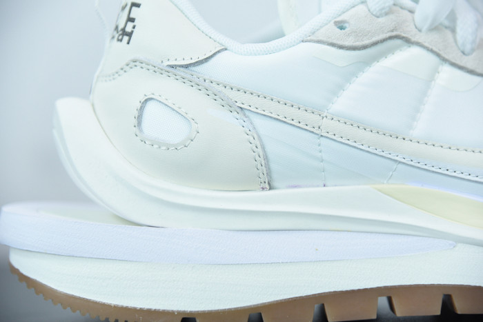 sacai x Nike Vaporwaffle "Sail" DD1875-100