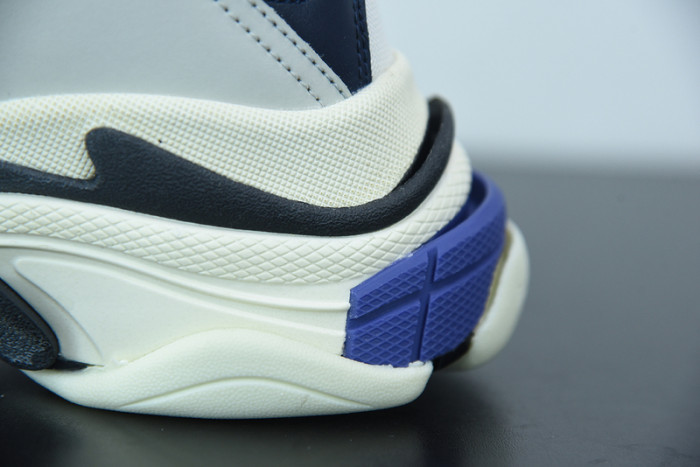 BALCIA Triple S Sneaker