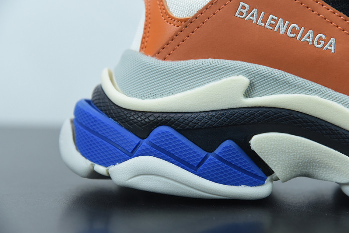 BALCIA Triple S Sneaker