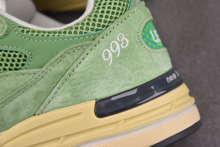 NEW BALANCE 993 "CHIVE" U993GW