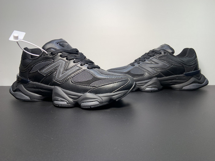 New Balance 9060 Triple Black Leather U9060NRI