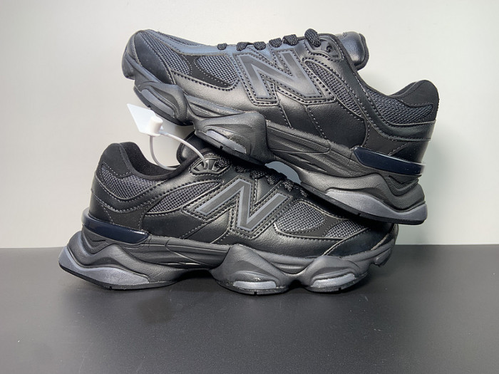 New Balance 9060 Triple Black Leather U9060NRI
