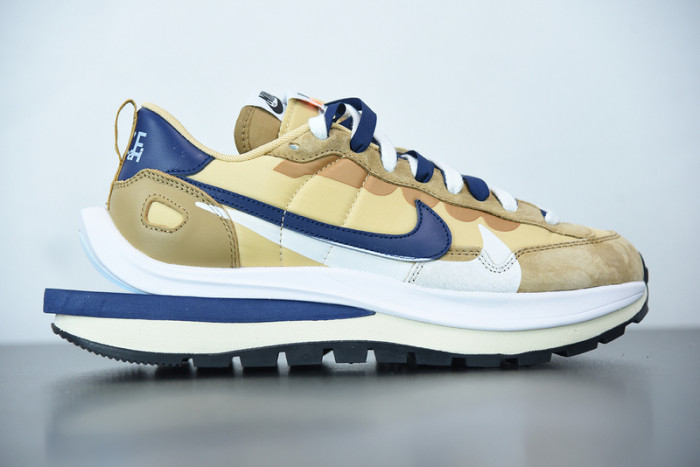 Nike Vaporwaffle sacai Tan Navy DD1875-200