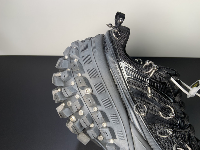 BALCIA DEFENDER SNEAKER