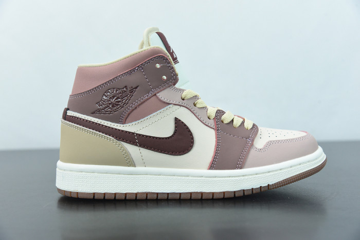 Air Jordan 1 Mid DO7440-821