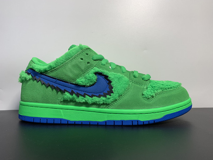 Nike SB Dunk Low Grateful Dead Bears Green CJ5378-300