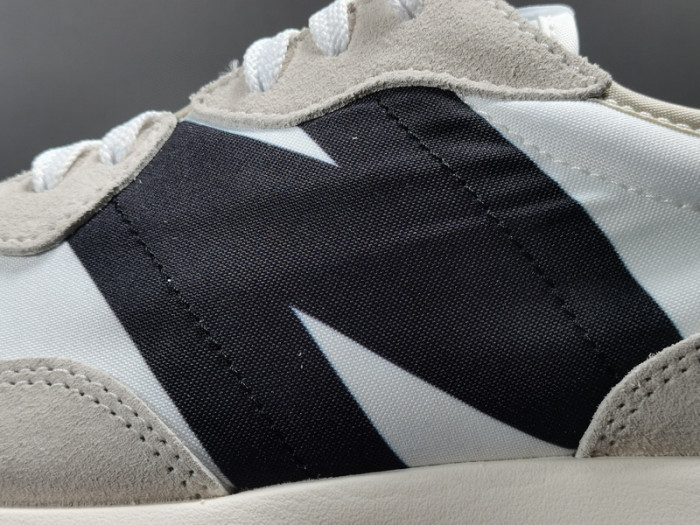 New Balance 327 Sea Salt Black MS327FE