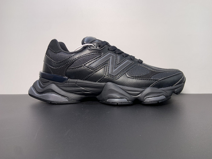 New Balance 9060 Triple Black Leather U9060NRI