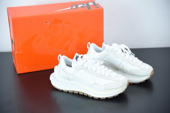 sacai x Nike Vaporwaffle "Sail" DD1875-100