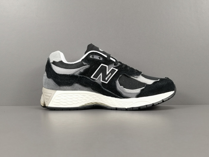 NEW BALANCE 2002R PROTECTION PACK BLACK GREY M2002RDJ