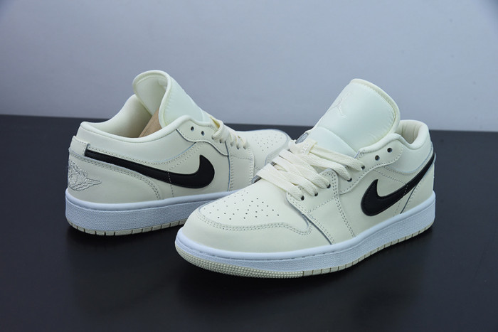 Wmns Air Jordan 1 Low 