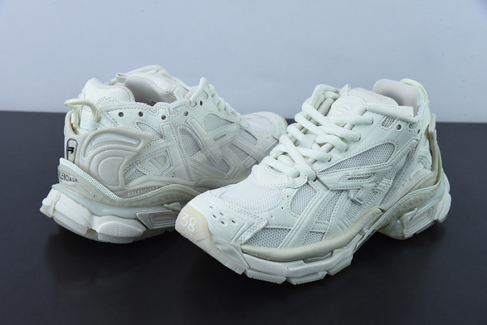 BALCIA RUNNER SNEAKER