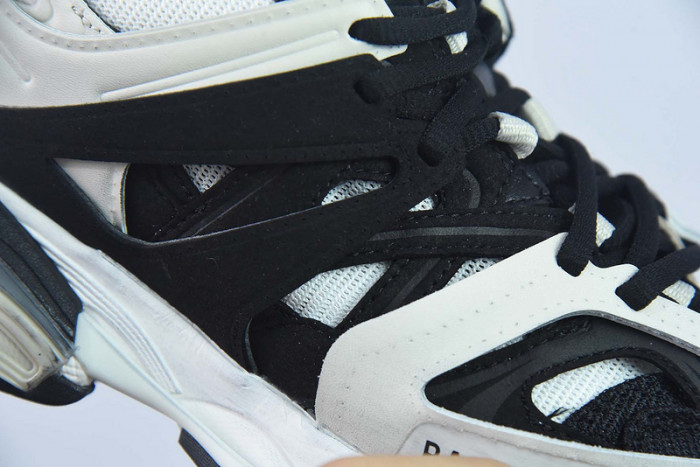 BALCIA Track SNEAKER