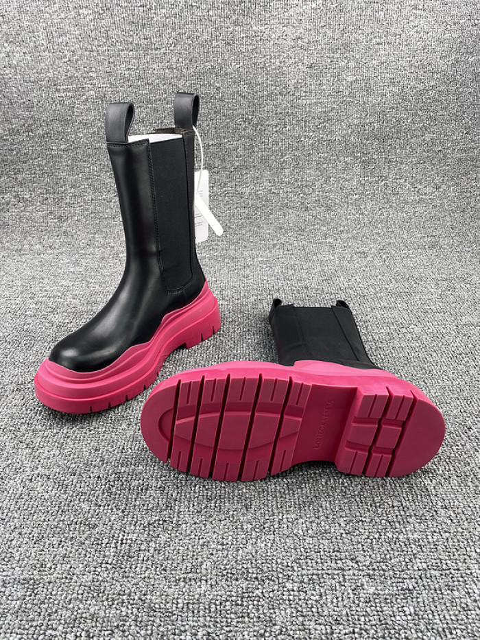 Bo*te*ga ve*ne*ta chelsea tire leather high boot