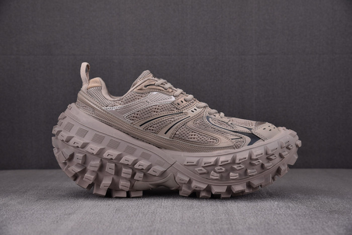 BALCIA DEFENDER SNEAKER