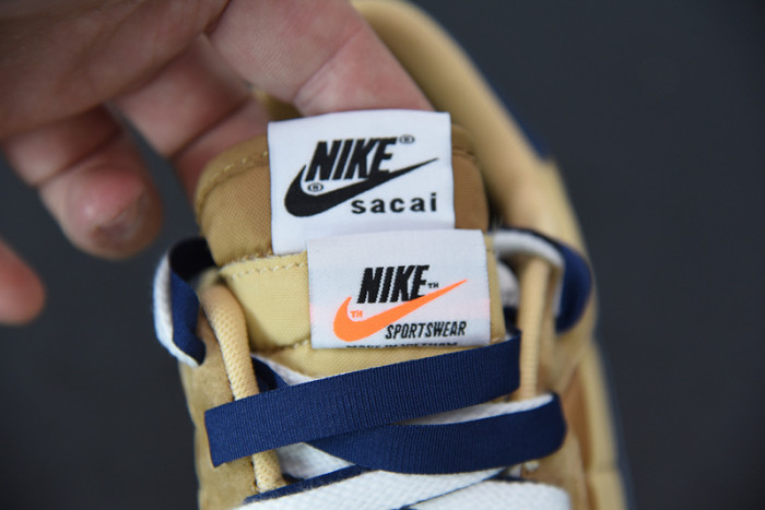 Nike Vaporwaffle sacai Tan Navy DD1875-200