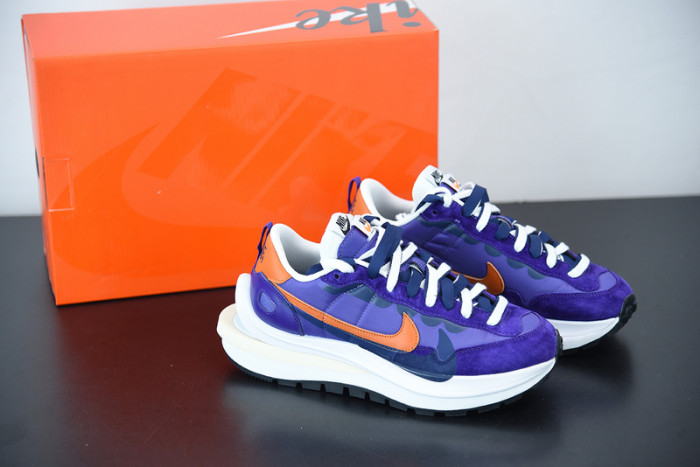 Nike Vaporwaffle sacai Iris