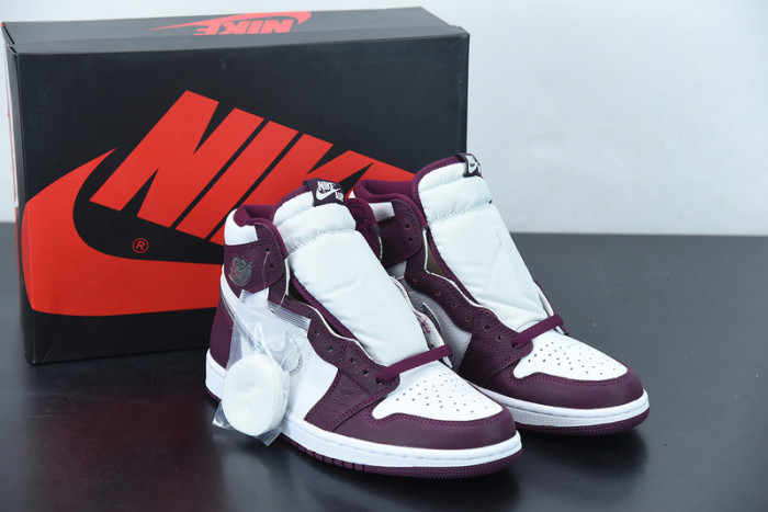 Air Jordan 1 High OG “Bordeaux” 555088-611