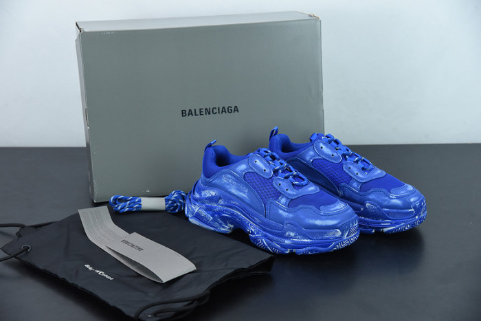 BALCIA Triple S Sneaker
