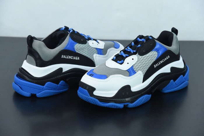 BALCIA TRIPLE S SNEAKER
