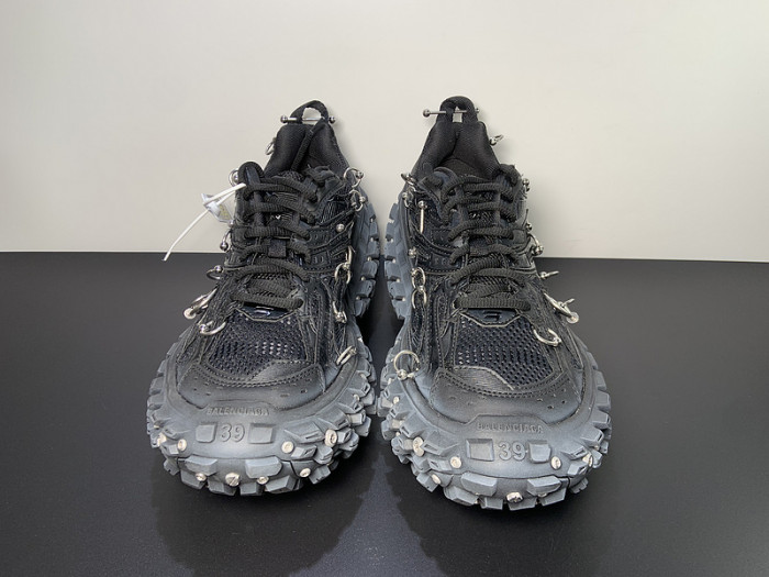 BALCIA DEFENDER SNEAKER