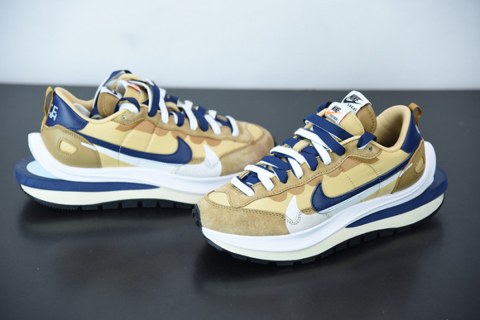 Nike Vaporwaffle sacai Tan Navy DD1875-200