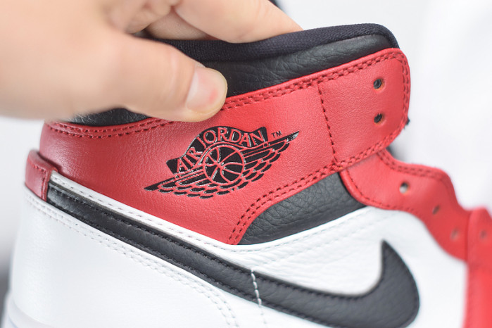 Jordan 1 Mid Chicago 554724-173